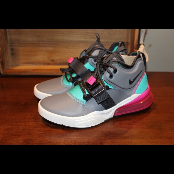 Nike Air Force 270 Size 6Y (GS) - Picture 3 of 6